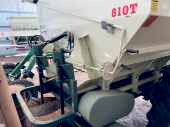 2014 Marshall 810T Spreader