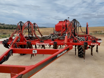 2004 Horwood Bagshaw Scaribar with 2008 Horwood Bagshaw 6000 Air Cart