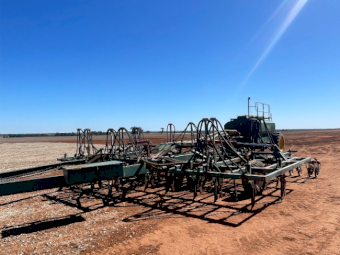 Janke Airseeder with Simplicity Air Cart