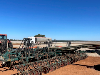 Janke Airseeder with Simplicity Air Cart