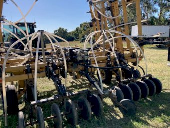 2007 Ezee-On 36Ft Air Seeder Bar