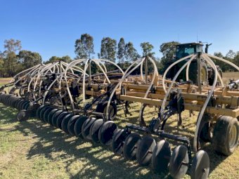 2007 Ezee-On 36Ft Air Seeder Bar