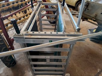 2020 Prattley 3-Way Manual Crate, Tru-Test Datamars ID 5000 Indicator & MP600 Loadbars