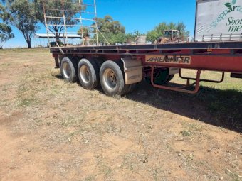 Under Auction - (A244) 1998 Freighter 45ft Flat Top Trailer 