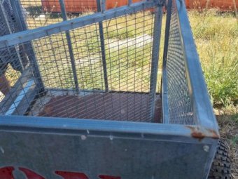 Under Auction - (A244) 2020 Paton 5X4 Ewe Lifter 