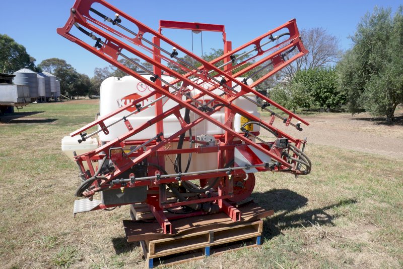 2018 Kuhn Optis 800 Linkage Sprayer