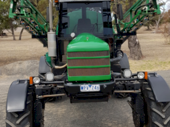 2005 Goldacres 4400 SP Boom Spray