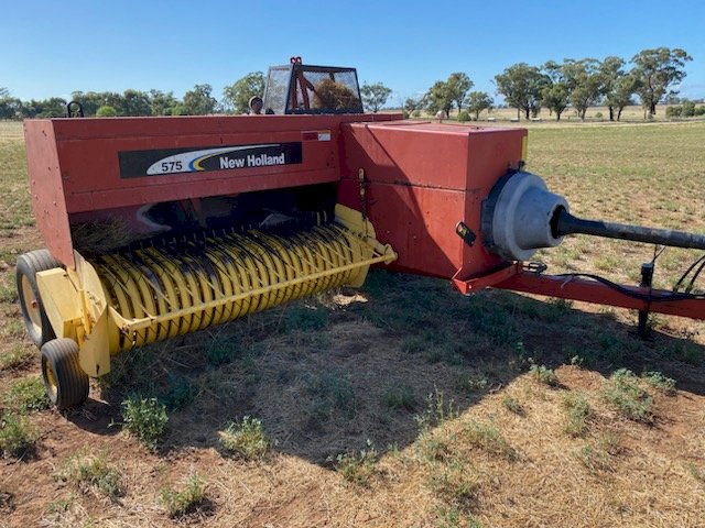 New Holland 575 Small Square Baler