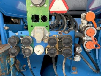 New Holland 9884 Tractor