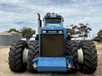 New Holland 9884 Tractor
