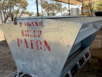 Paton Feeder 2.0 tonne