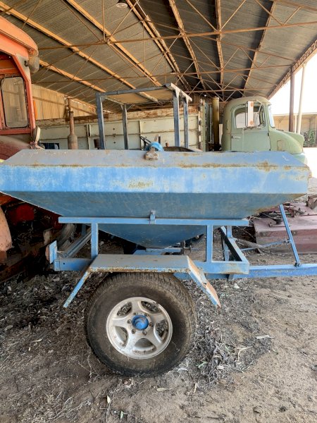 Mobile Grain Feeder