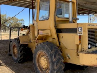 Caterpillar Front End Loader 910