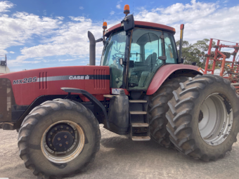 2005 Case IH Magnum MX285 Tractor with 2002 Horwood Bagshaw Bar and 4000 Air Cart