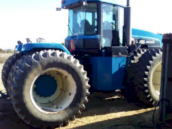 1997 New Holland 9282 Versatile Tractor