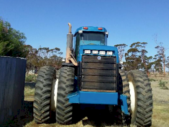 1997 New Holland 9282 Versatile Tractor