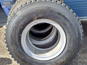 4 X Bridgestone 10.00R20 Truck Tyres And Rims