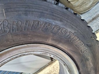 4 X Bridgestone 10.00R20 Truck Tyres And Rims