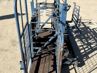 Draffen Sheep Handler