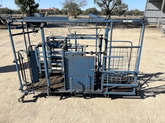 Draffen Sheep Handler