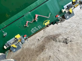 Simplicity 9000 lt Tow between Air Cart