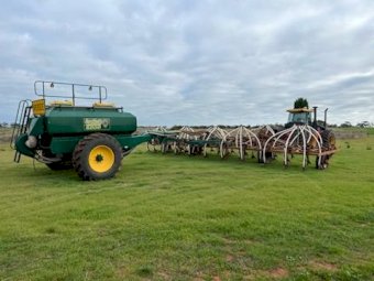36' Napier Grasslands Air Seeder Bar