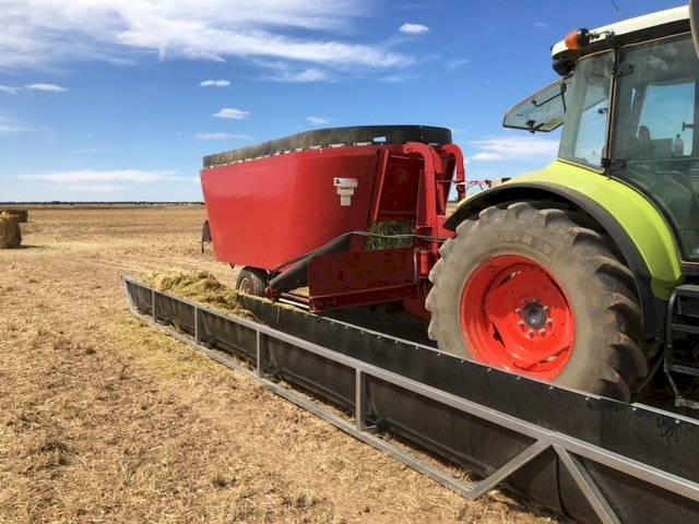 2006 Jaylor 3650 Twin Feed Mixer