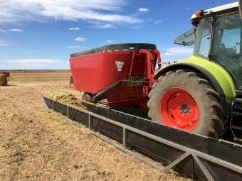 2006 Jaylor 3650 Twin Feed Mixer