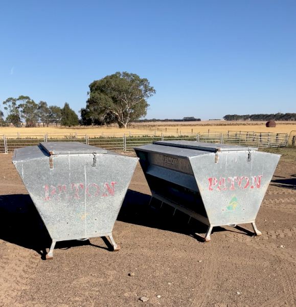 Paton 1 tonne Feeders x 2