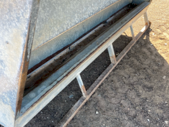 Paton 1 tonne Feeders x 2