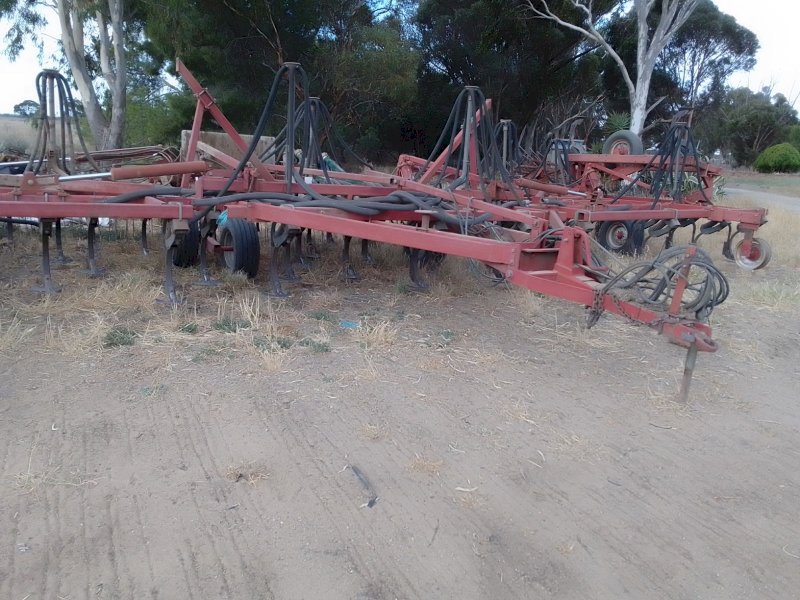 Case IH Chisel Cultivator Seeder