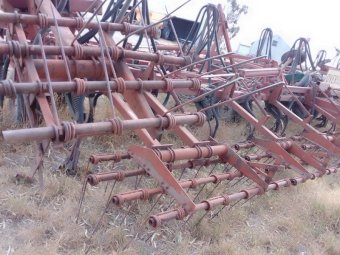 Case IH Chisel Cultivator Seeder