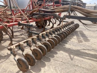 2002 Horwood Bagshaw Bar and 4000L Air Cart