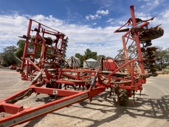 2002 Horwood Bagshaw Bar and 4000L Air Cart