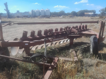 14 plate International Disc Plough