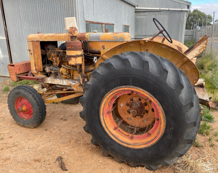 Minneapolis Moline UTS Tractor | Farm Tender