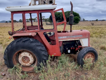International 574 Tractor