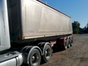 2008 Stirling Prime Mover with Lusty Tri Axle Trailer