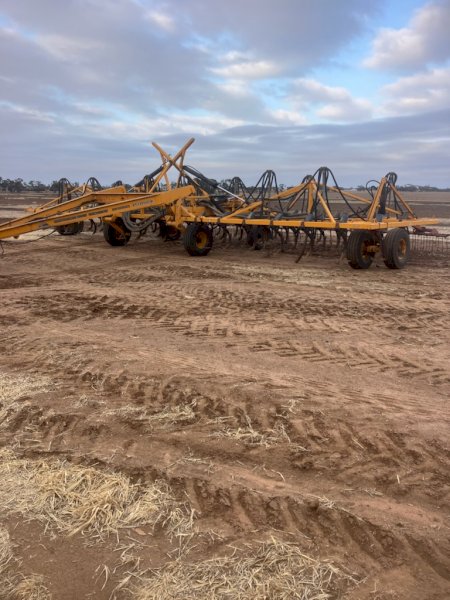 AFM 2069 46ft Seeder Bar