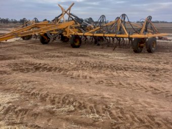 AFM 2069 46ft Seeder Bar