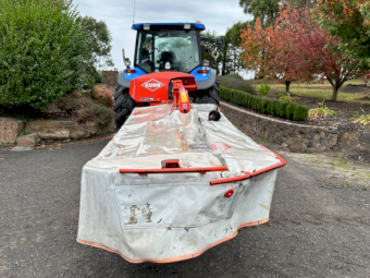 Under Auction - (A246) 2018 Kuhn GMD 4411 Mower 