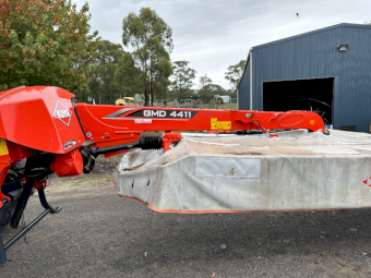 Under Auction - (A246) 2018 Kuhn GMD 4411 Mower 