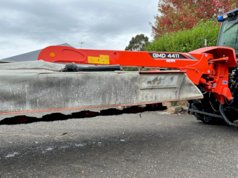 Under Auction - (A246) 2018 Kuhn GMD 4411 Mower 