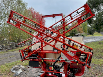 Under Auction - (A246) 2015 Optis 800 Boom Spray 
