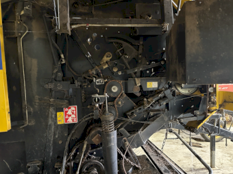 2009 New Holland BR7060 Super Feed Round Baler