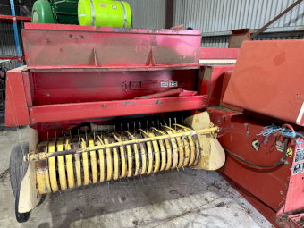 New Holland 417 Small Square Baler