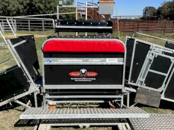 Combi Clamp - Sheep and Lamb Handler - As new Condition.