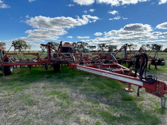 2000 Horwood Bagshaw Scaribar with 6000L Streamline Cart