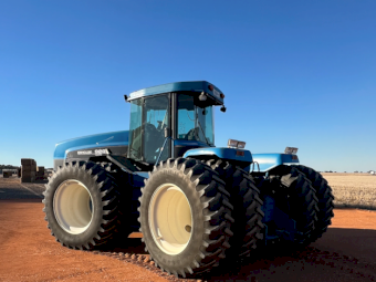 2000 New Holland 9282 Tractor