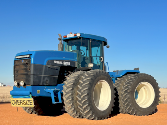 2000 New Holland 9282 Tractor